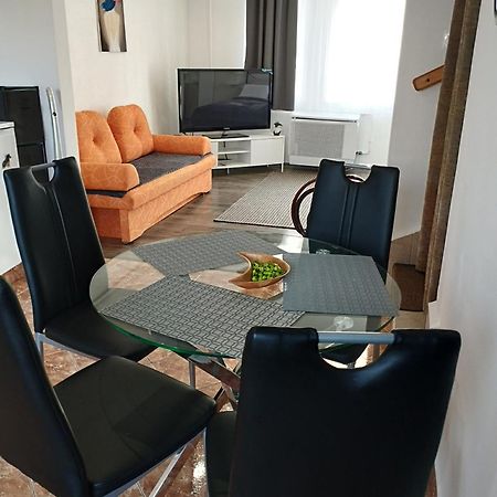 Var-Lak Apartman Balatonfuzfo Exterior photo