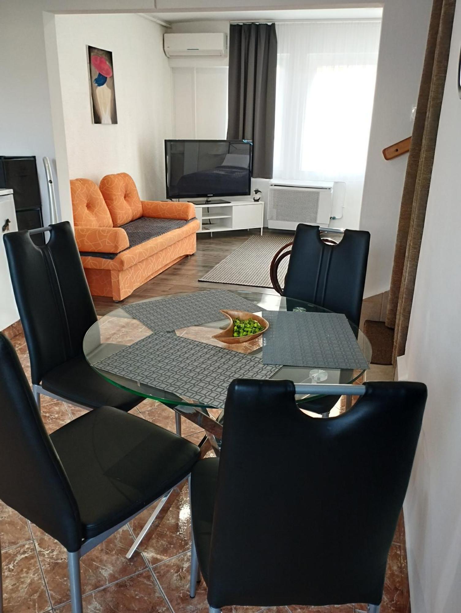 Var-Lak Apartman Balatonfuzfo Exterior photo